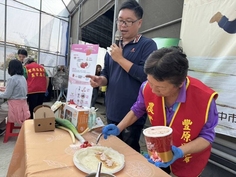 豐原草莓食農教育：親子共學探究永續農業，青農溫室栽培新視角