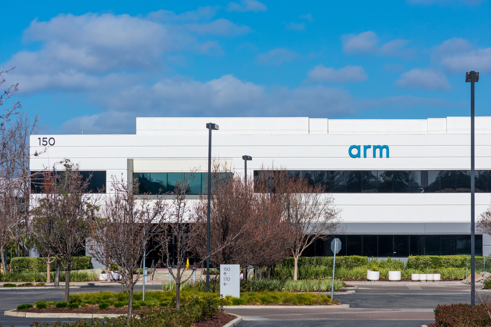 Arm AGI CPU 首度量產！2030 營收目標 250 億美元，強攻中國市場
