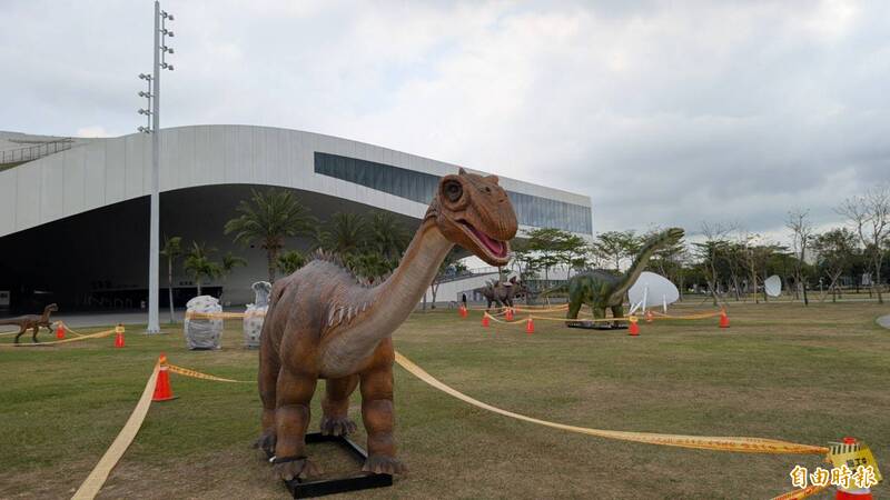 衛武營變身史前巨獸樂園！日本DINO-A-LIVE首秀高雄，兒童節恐龍嘉年華