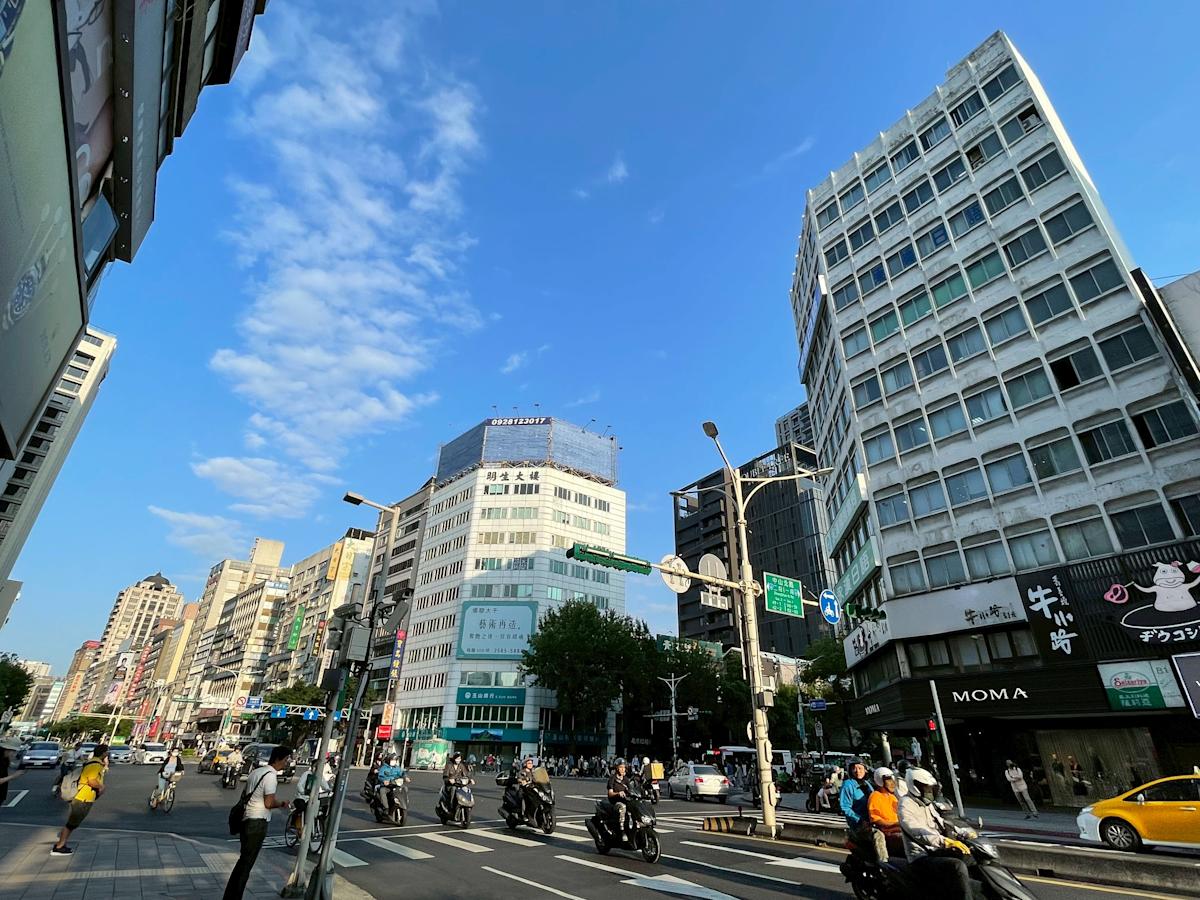 台北豪宅驚現「超跑級」賠售潮？專家深度解析抗跌性弱點