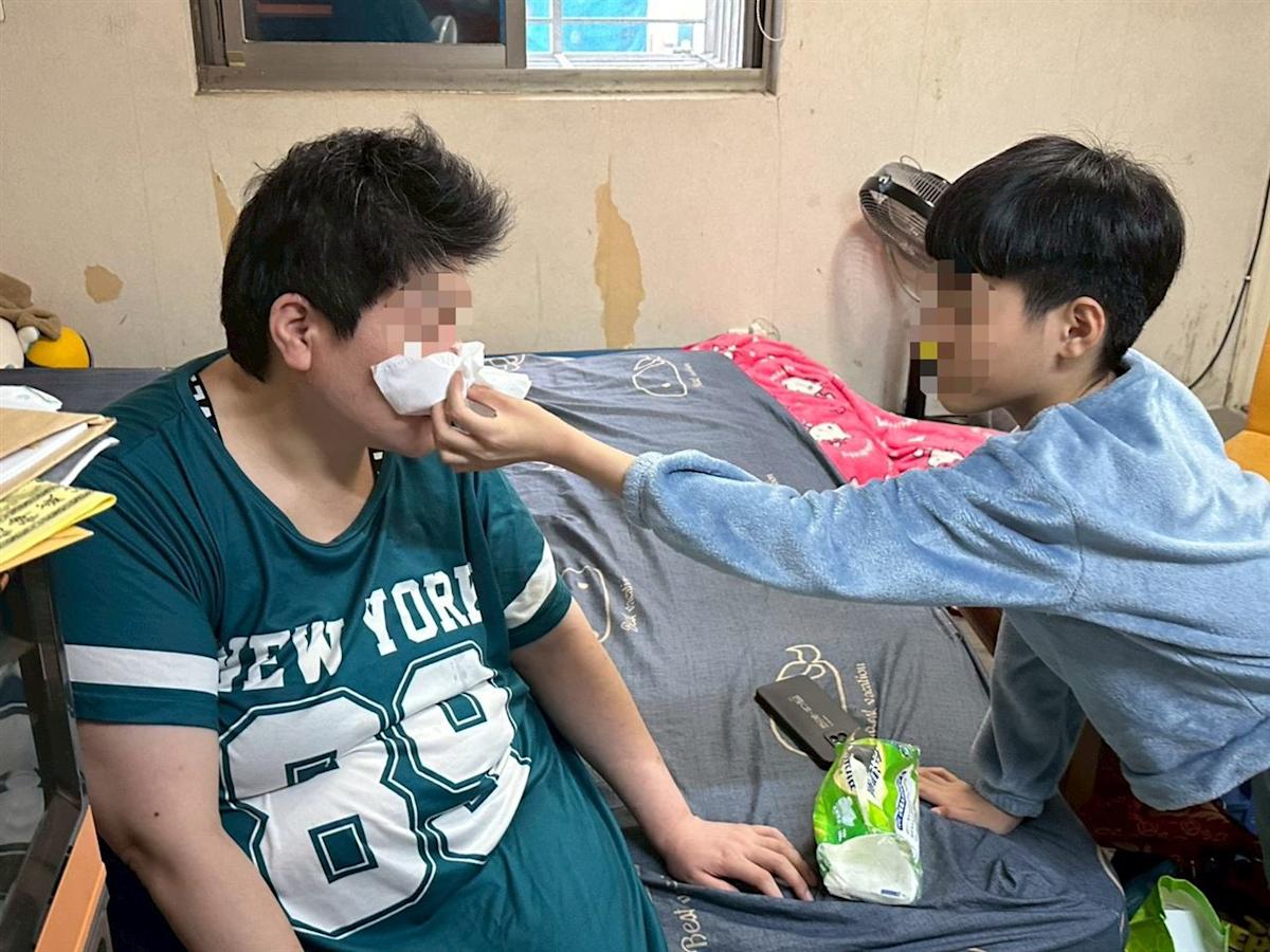 11歲天才孝子兩度放棄跳級：為守護癌母，單親家庭背負八百萬重擔