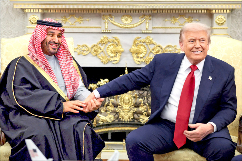 波斯灣盟友促美徹底瓦解伊朗威脅：凍結數十億資產、開放基地，戰略重心全面轉向