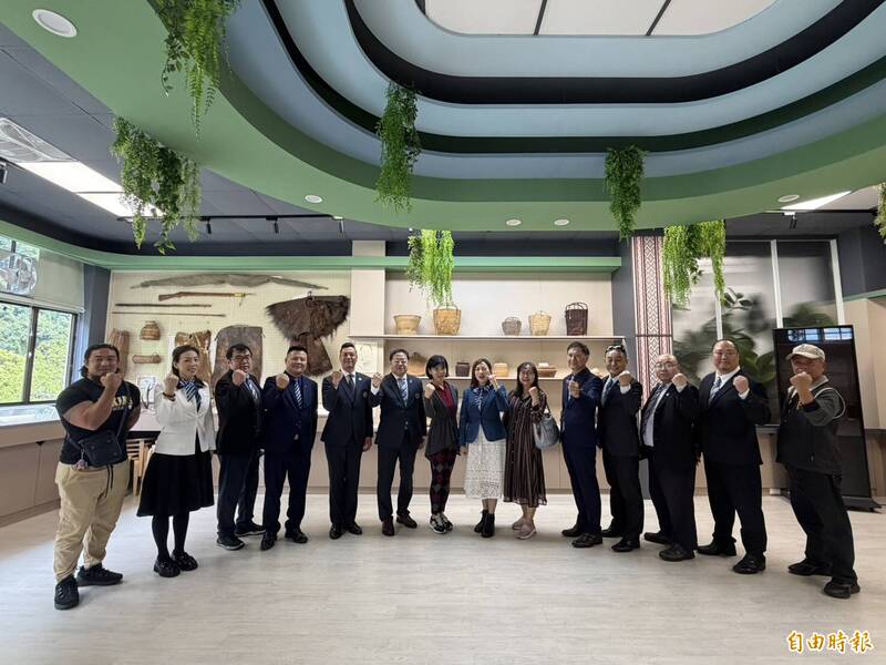 新北議員陳乃瑜攜手青商，捐贈烏來國中小三萬元獎助學金，力挺偏鄉教育新模式