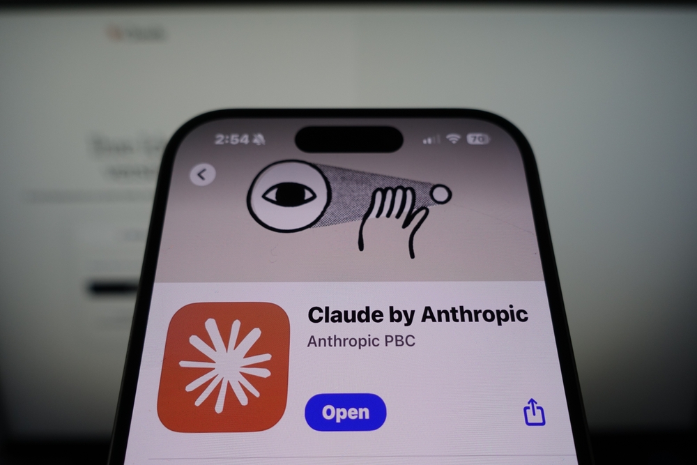 Claude AI 賦予電腦操作能力：軟體巨頭股價重挫，市場憂心護城河遭鑿穿