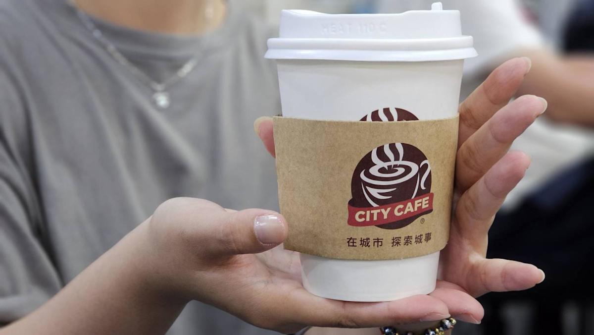 四大超商咖啡飲品戰火延燒：7-ELEVEN、全家、萊爾富、OKmart最新優惠總整理
