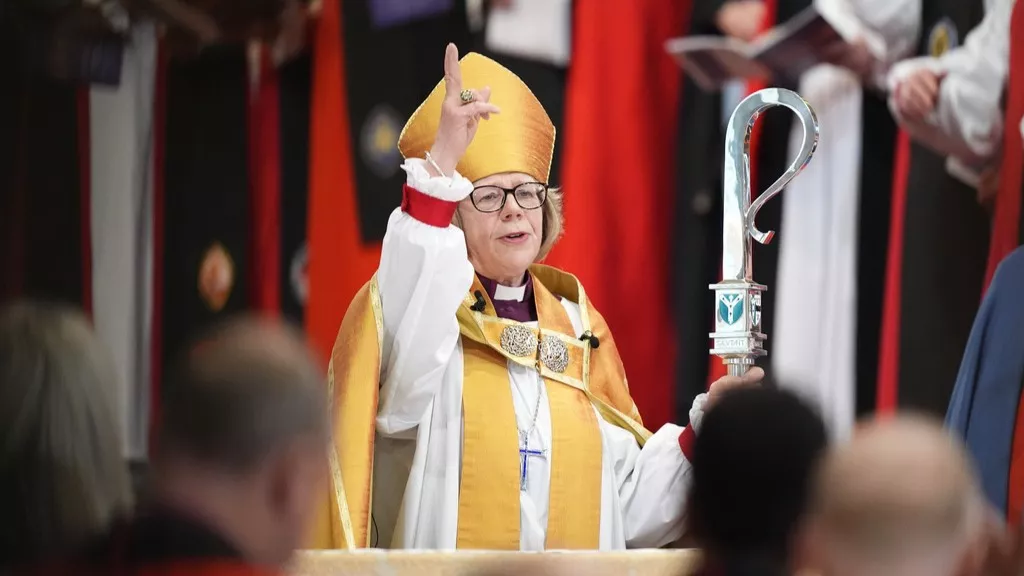 英國國教首位女性大主教穆拉利就任 威廉凱特見證歷史性時刻