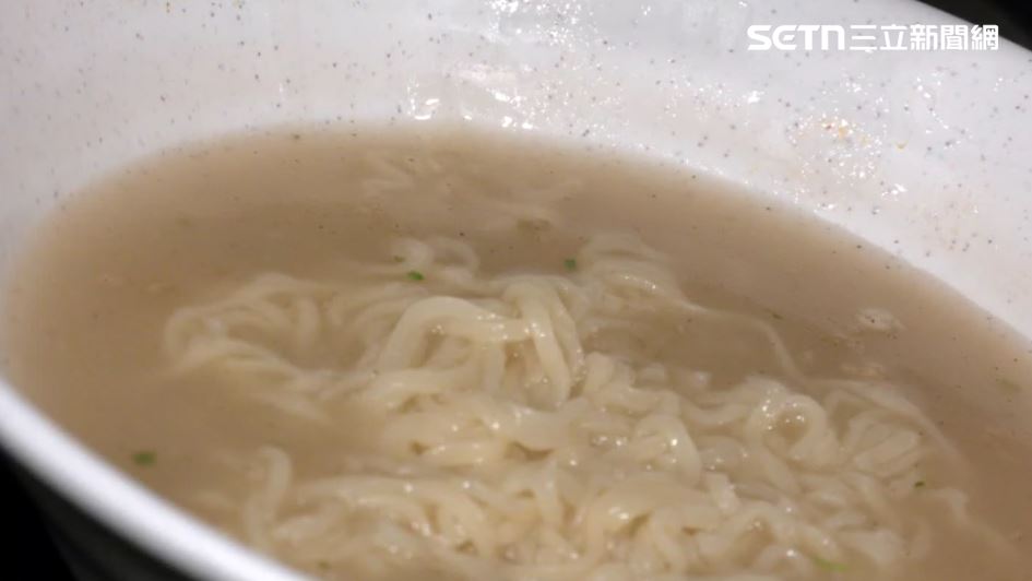 味王香菇肉羹湯麵「包裝魔咒」終結？老饕激讚：錯過25年的美味傳奇