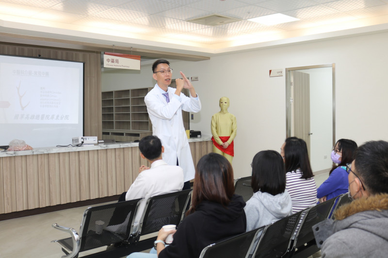 屏東醫療新里程！國軍高雄總醫院中醫科揭牌，中西整合照護鄉親健康