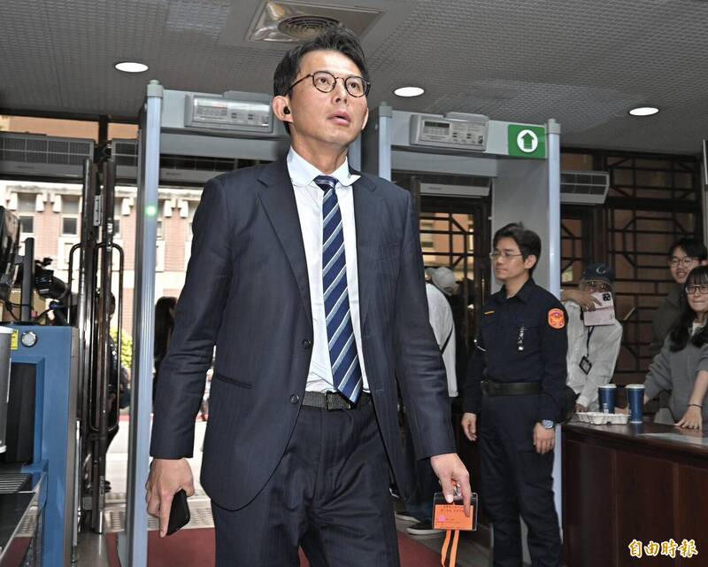 柯文哲京華城案判17年 黃國昌怒斥政治判決！號召「小草」週日凱道集結