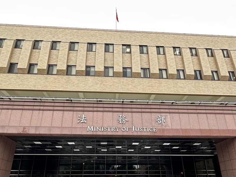 塑膠袋「缺貨潮」引法務部關注！跨部會啟動聯合稽查，嚴懲囤積哄抬維護民生