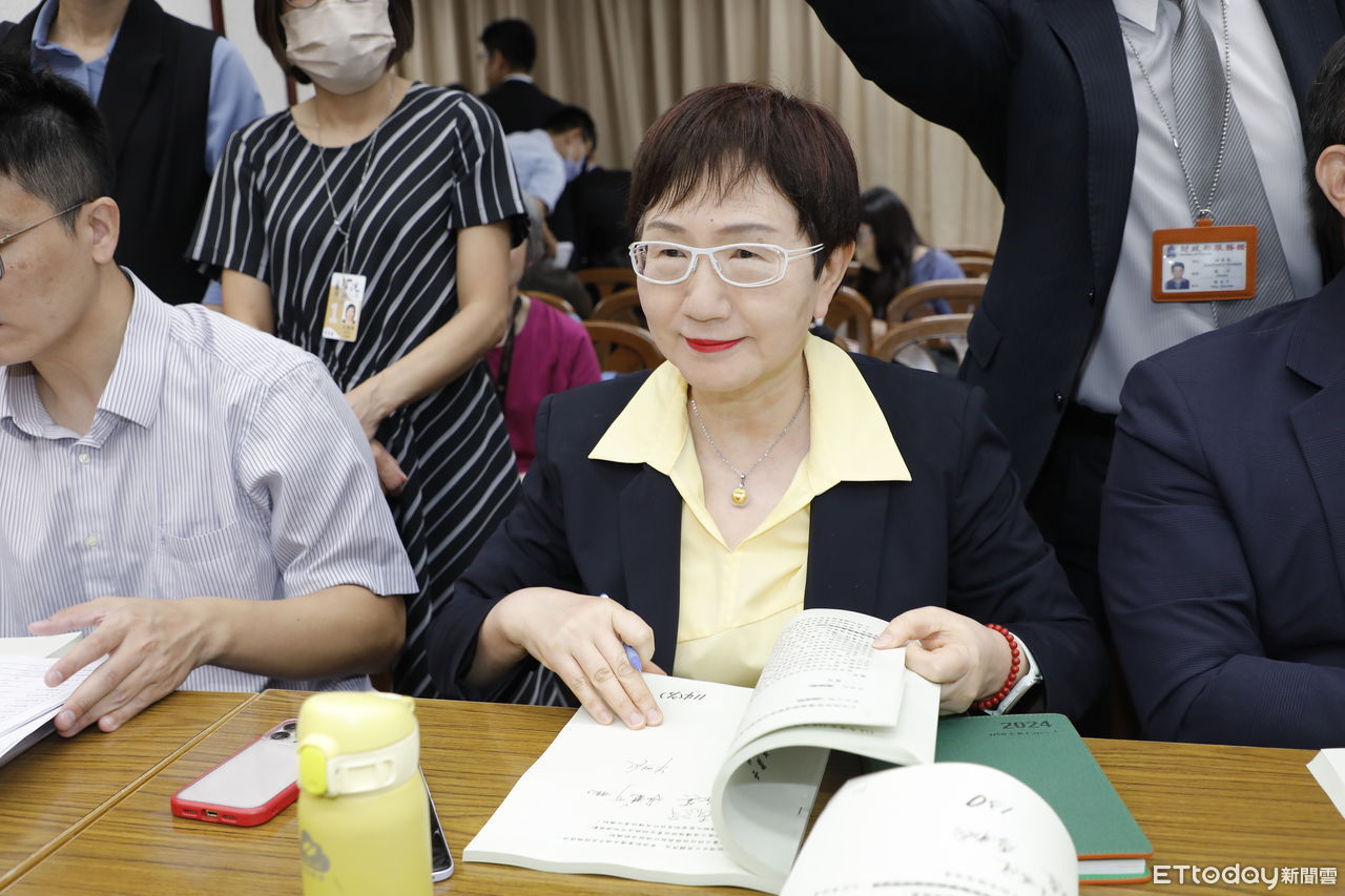 普發萬元現金2026年續發引熱議？財長莊翠雲：財政紀律是關鍵