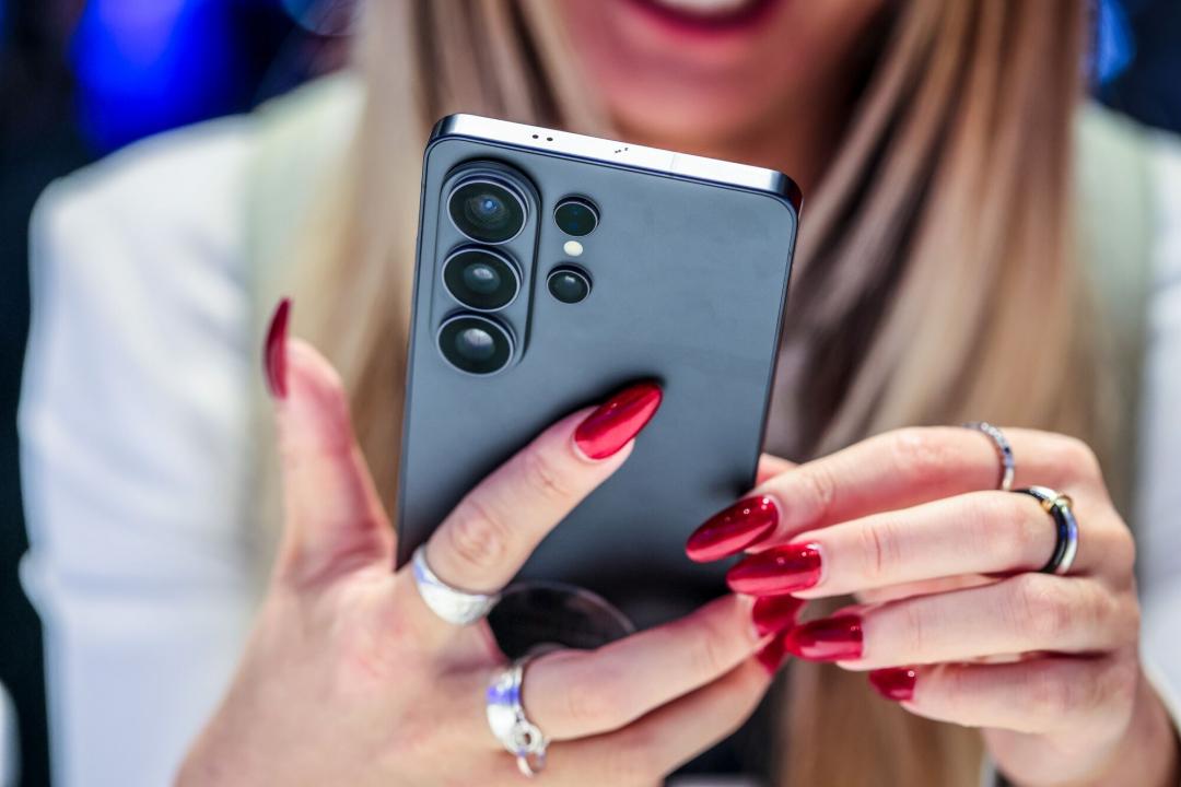 跨平台傳檔大躍進！Android 旗艦機解鎖 AirDrop 支援，三星、OPPO 更新秘訣全解析