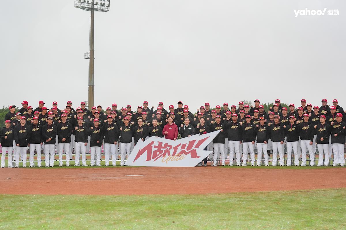 樂天桃猿二連霸野望：冠軍班底動盪，曾豪駒領軍「#UNITE」再戰中職巔峰