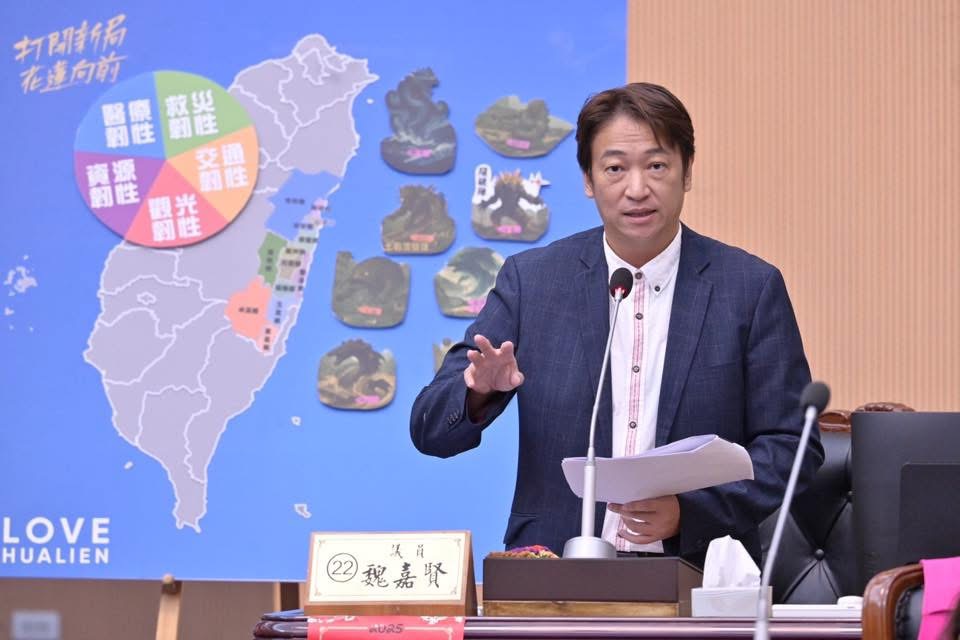 花蓮寵物未繫繩事故頻傳：魏嘉賢疾呼補強自治條例，人寵共存陷兩難？