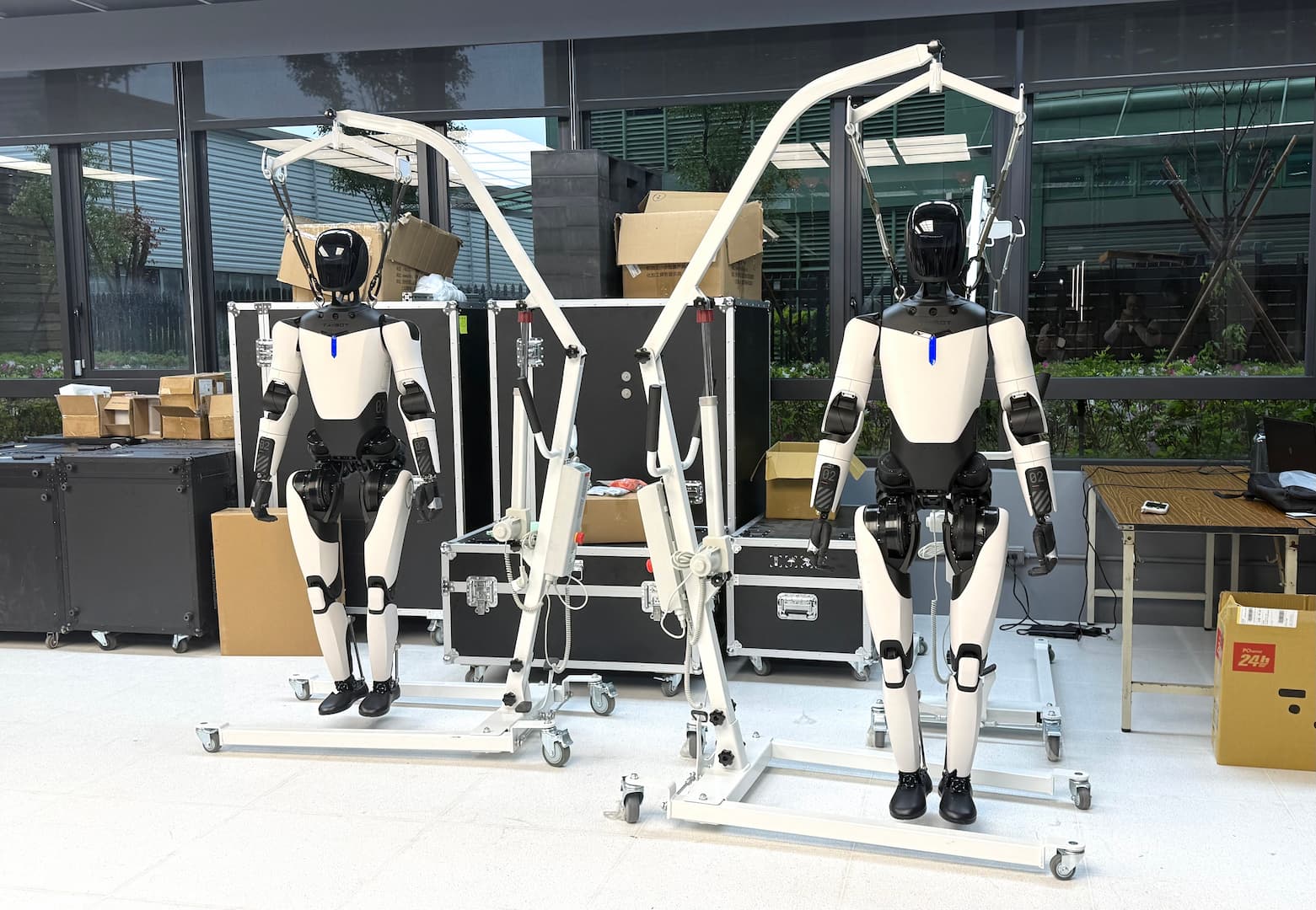 上緯智聯 AI 機器人創新：整合資安與複合材料，應對高齡化及救災挑戰