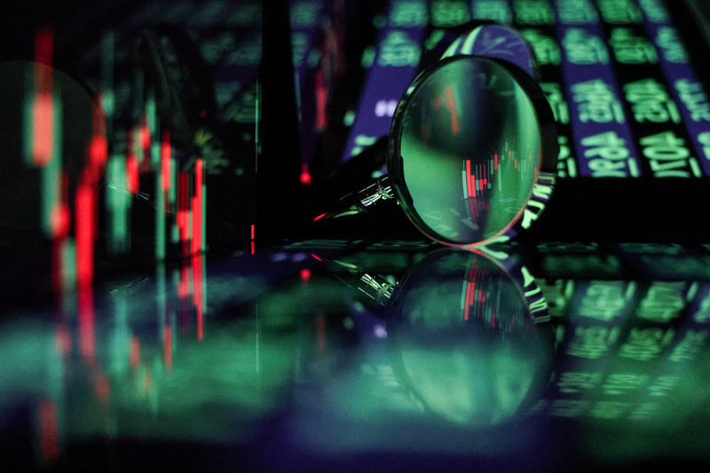 地緣政治衝擊全球：台股3萬3險守，「護國神山」承壓，低軌衛星逆勢突圍