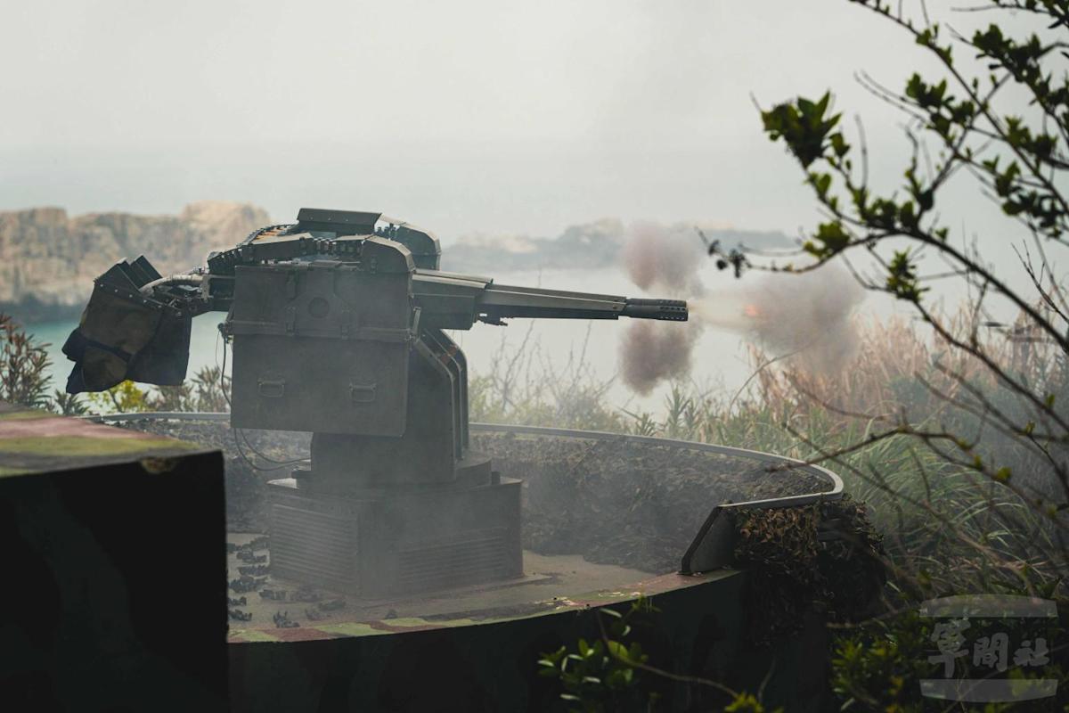 「科技取代人力」！東引忠義操演揭露國產遙控機砲實彈威力