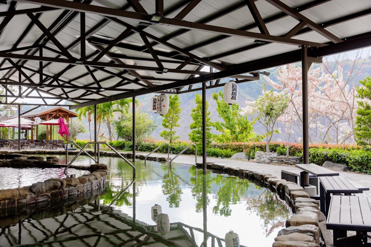 高雄六龜寶來不老溫泉：2025金泉獎殊榮背後，慢活山城的深層魅力