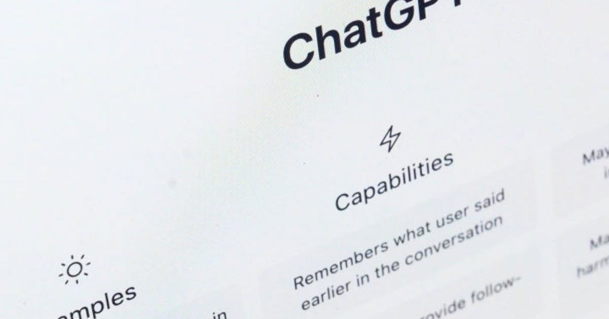 OpenAI無限期擱置「成人AI」：倫理、技術挑戰與生產力工具的戰略新篇章