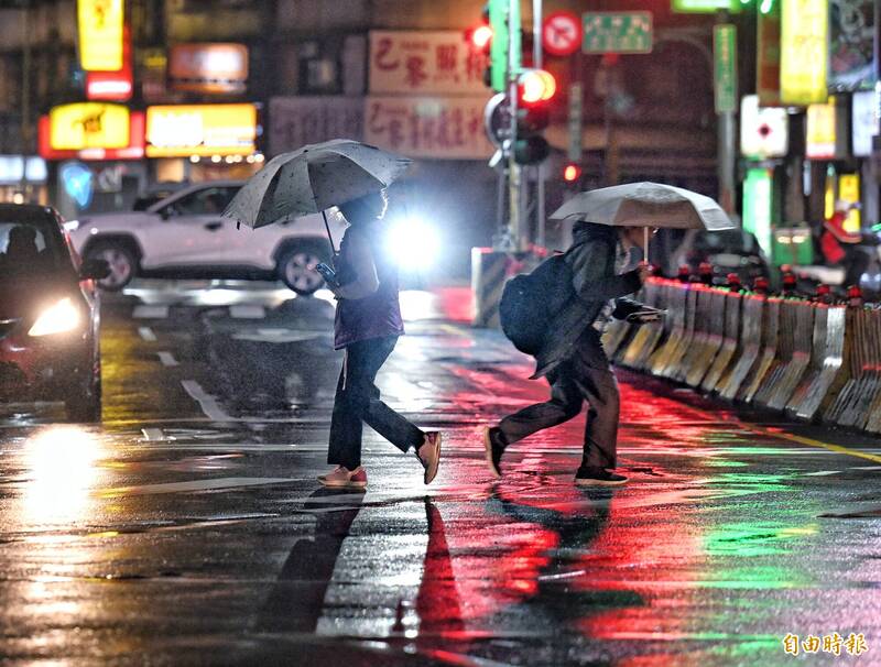 東北季風主導週六天氣：北東濕涼雨勢，中南部陽光露臉，下週鋒面將報到？
