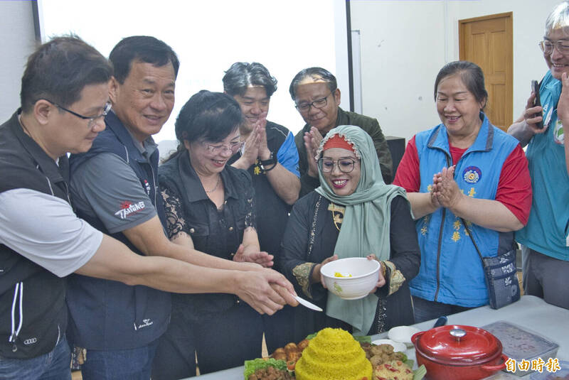 台東開齋節掀語言戰！印尼語「彈舌音」考倒政壇，新住民揭秘警職門檻