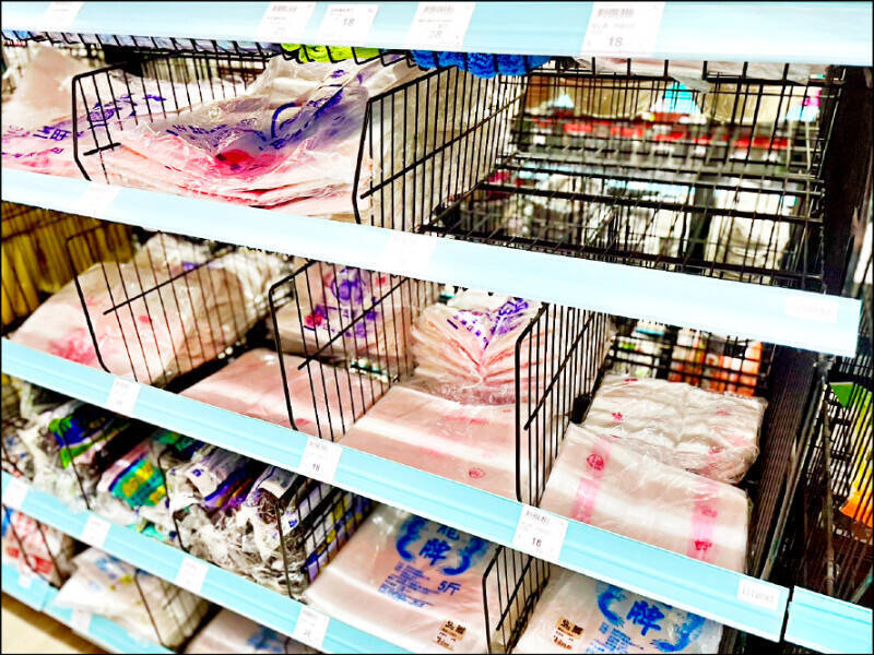 高雄塑膠袋供應真相：市府稽查38市場，破除短缺謠言與物價波動疑慮