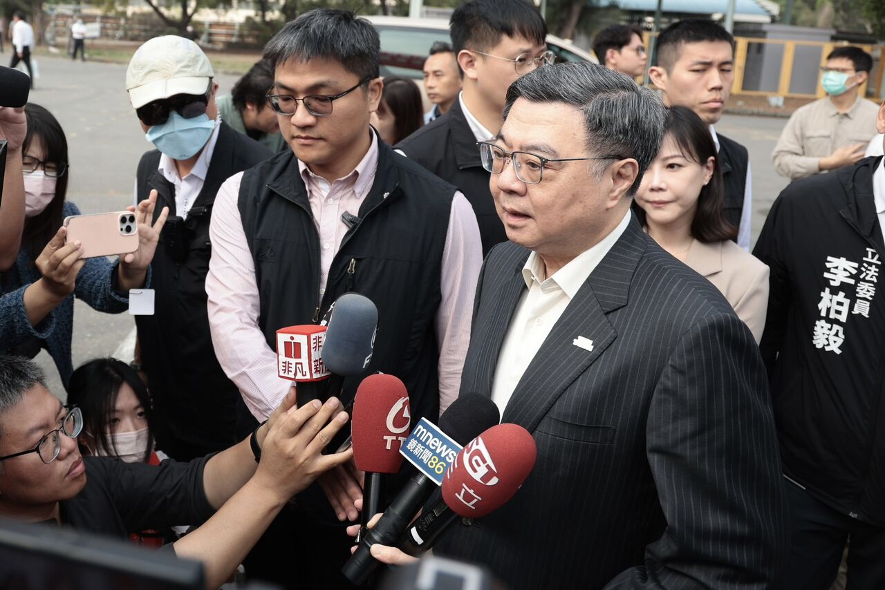 國防採購陷僵局！將軍淚訴預算壓力，卓榮泰：國會議員於心何忍？