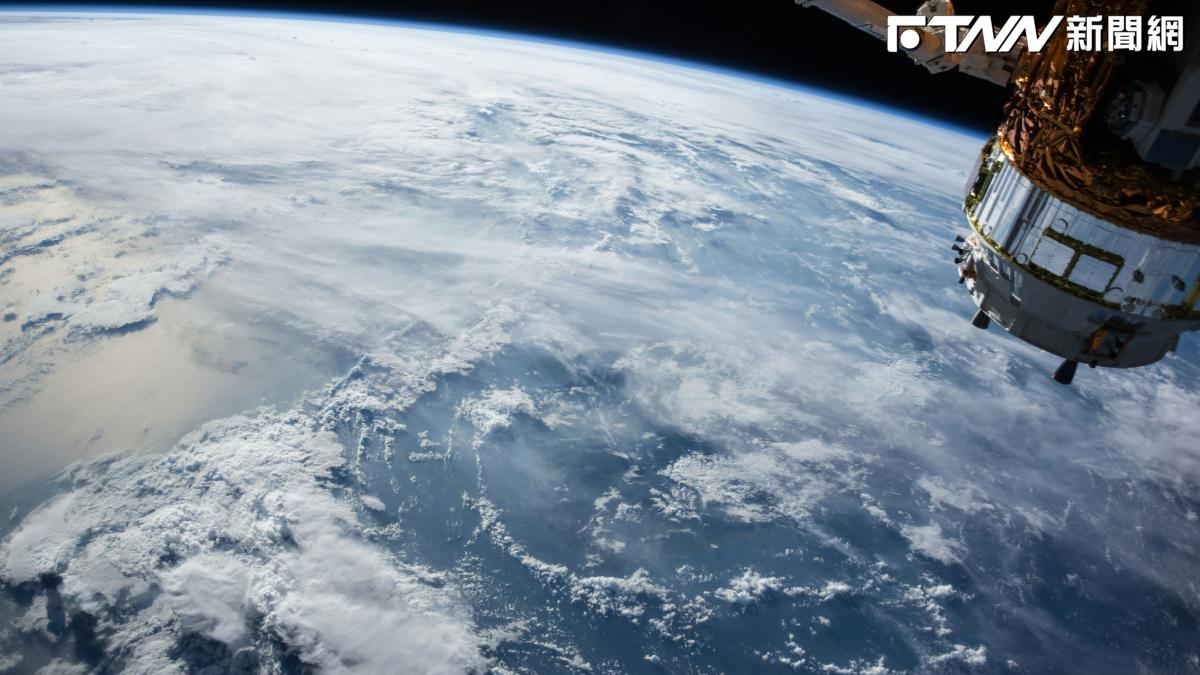 SpaceX IPO點火華通股價衝27年新高，PCB產業迎衛星商機？