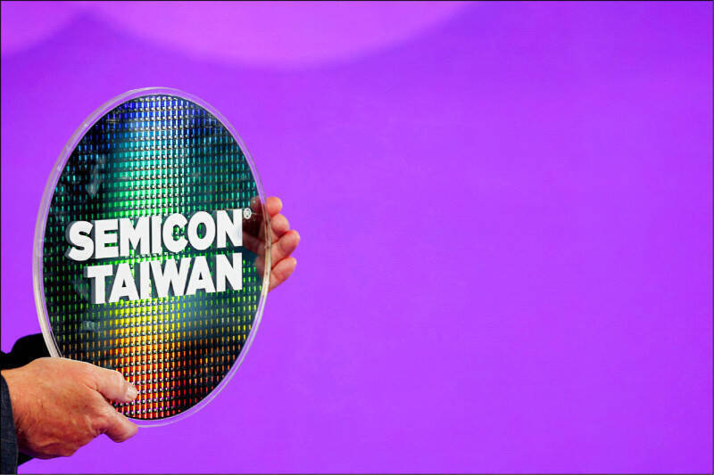 台灣晶片命脈警訊：75年旱象加中東衝突，AI供應鏈拉警報