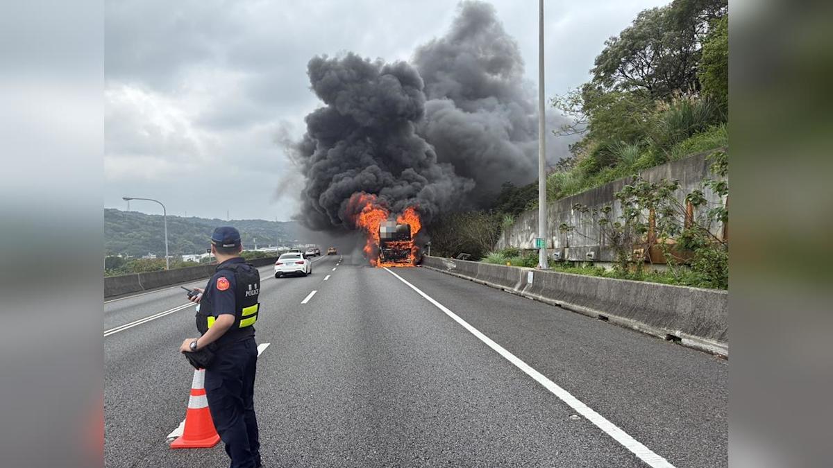 國道1號五楊高架客運火燒車數據解析：25人急疏散3傷，用路人應警惕行車安全