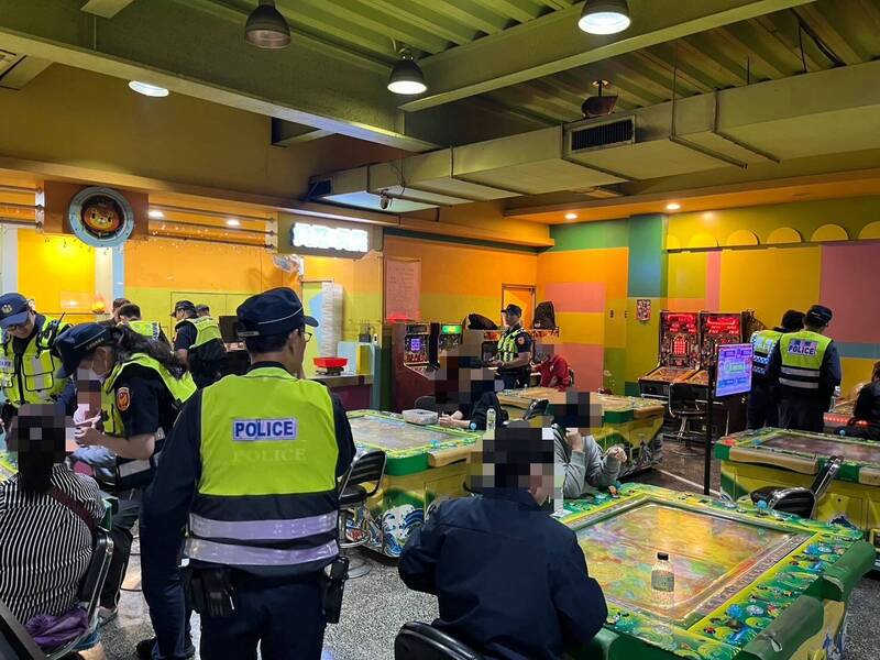 花蓮連爆恐嚇砸店案 警方鐵腕掃蕩不法 擴大臨檢逮7通緝犯