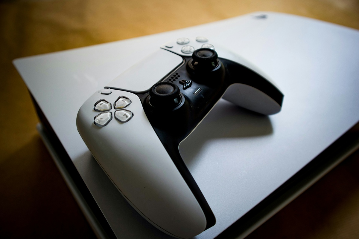 索尼 PS5 主機全面調漲最高 $150 美元！零組件危機衝擊，記憶卡也將停止接單
