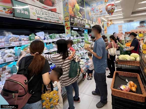 高雄衛教創新局：親子「健康採購」實境學，從超市到菜車打造全方位營養力