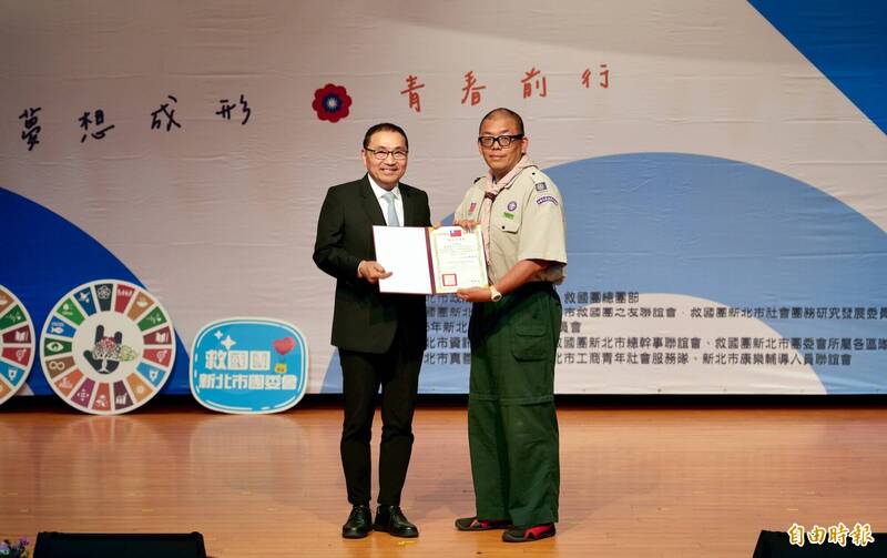 新北優秀青年表揚：泰山國中賀楚彎深耕童軍教育，連結世代關懷獨老