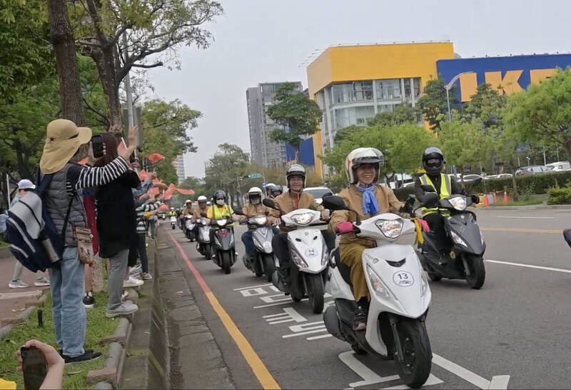 弘道「不老騎士」熱血公益環島：平均72歲挑戰千公里，為弱勢長輩募集逾400萬餐費