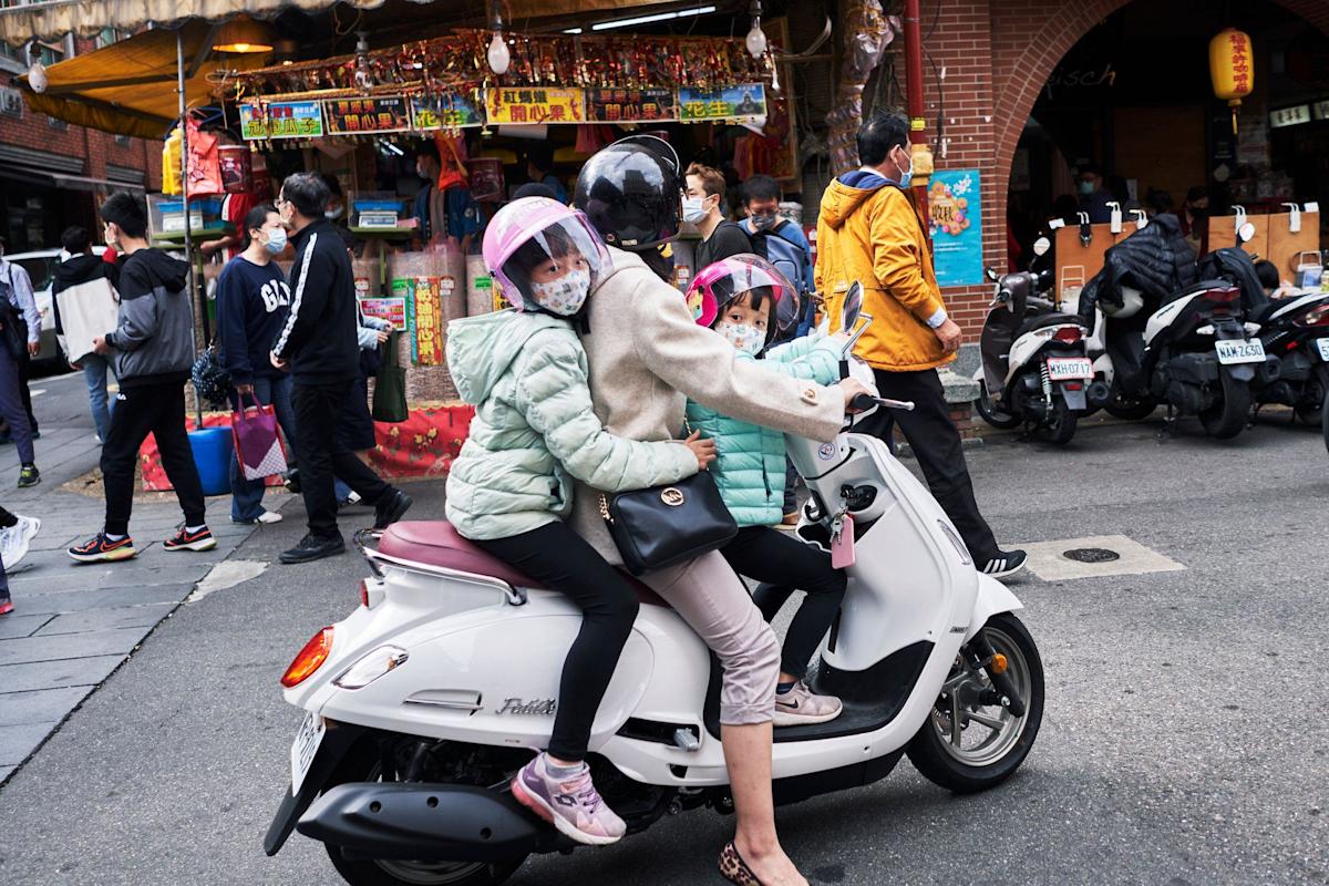 李小龍猝逝謎團：向華強為丁珮喊冤，揭「心臟受損」警訊駁下藥論