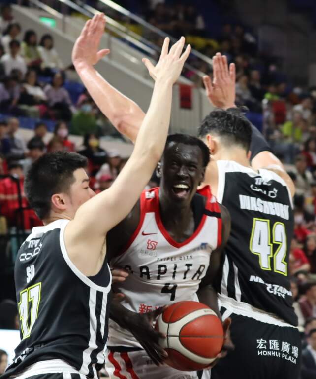 TPBL戰神隊陷連敗泥淖 季後賽之路渺茫 國王隊新秀林彥廷嶄露頭角