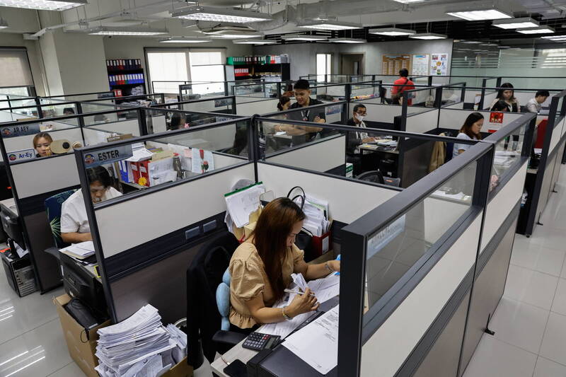 職場「無聲解僱」現象解析：八大徵兆揭示企業隱形逼退員工策略