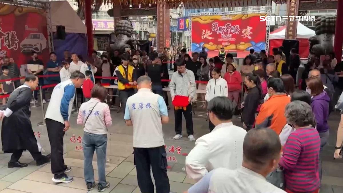 豐原慈濟宮擲筊大賽：11歲小將十聖筊逆轉奪雙B冠軍
