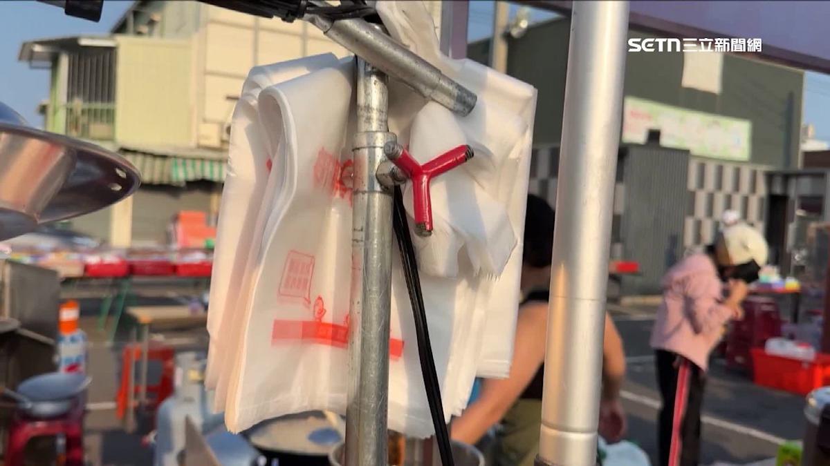 塑膠袋「時價」飆漲引恐慌？夜市攤妙招：自備餐盒現折5元，環保又省荷包！