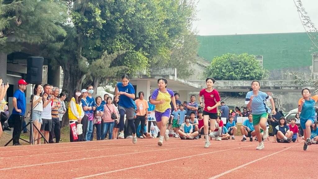 彰化芳苑「運動嘉年華」熱情席捲王功國小，鄉親學子齊聚共創健康回憶