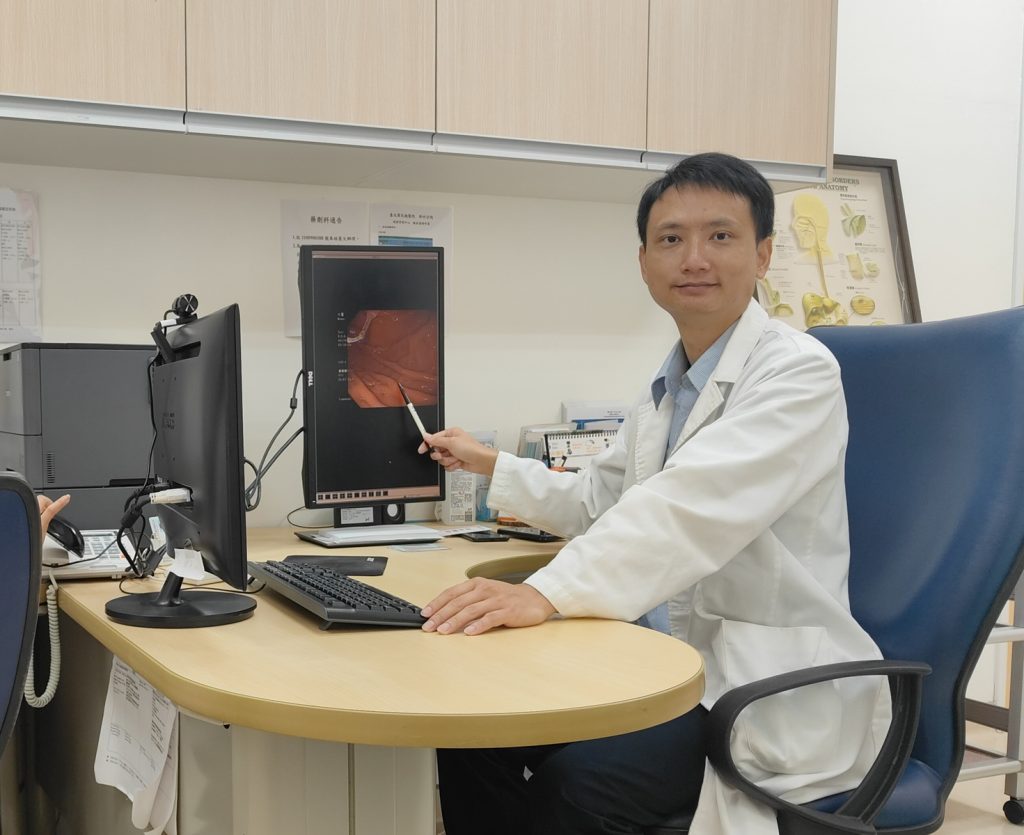 8旬婦連日黑便險休克！北榮新竹分院急胃鏡成功止血，關鍵在「透明帽」