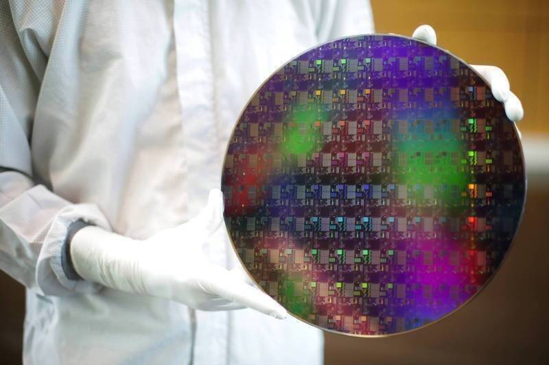 臺灣未來命脈！行政院13項戰略產業佈局，半導體、AI、量子「國家隊」領航全球