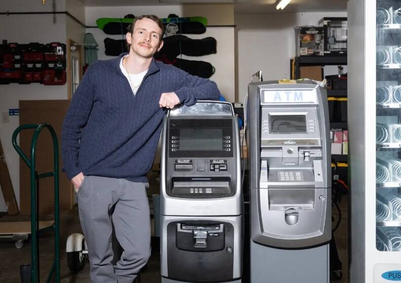 工程師揭「躺賺」副業新藍圖：每月僅4小時，ATM與販賣機狂吸4.7萬！