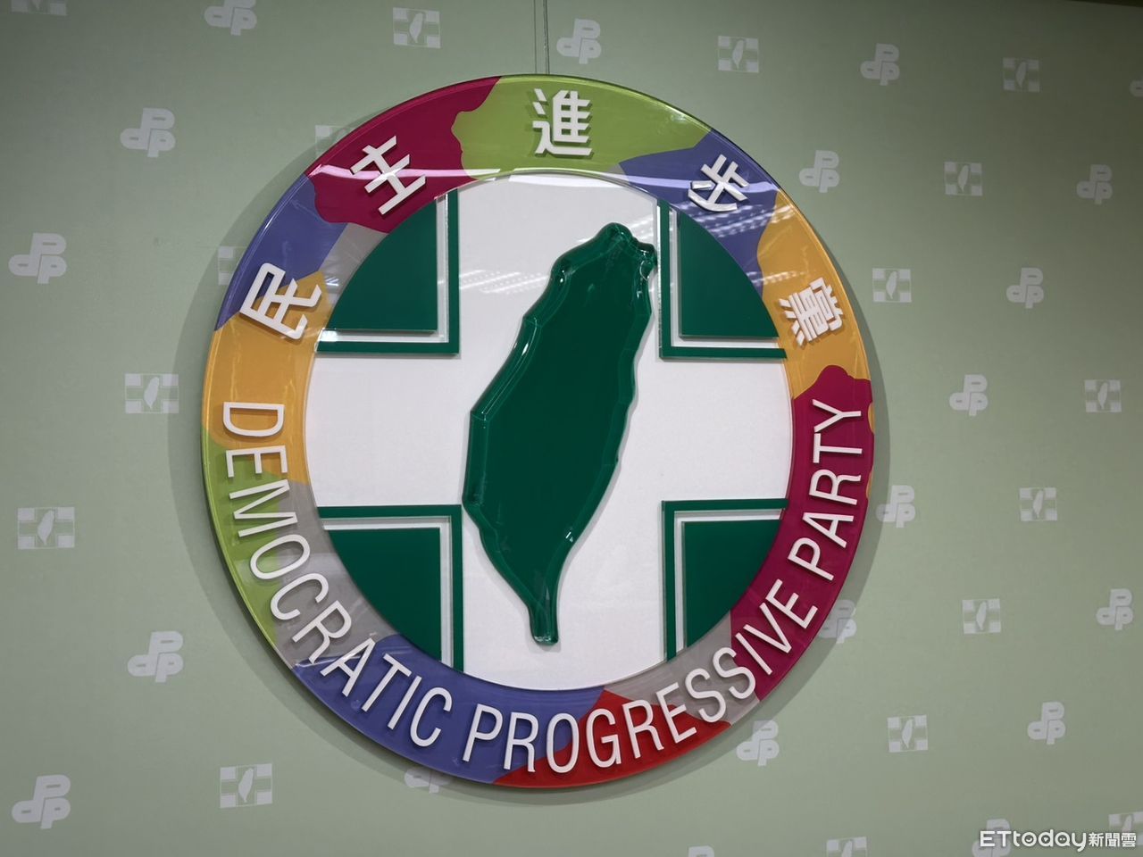 中共AI認知戰全面進化：台灣成全球統戰實驗室，媒體識讀為唯一防線