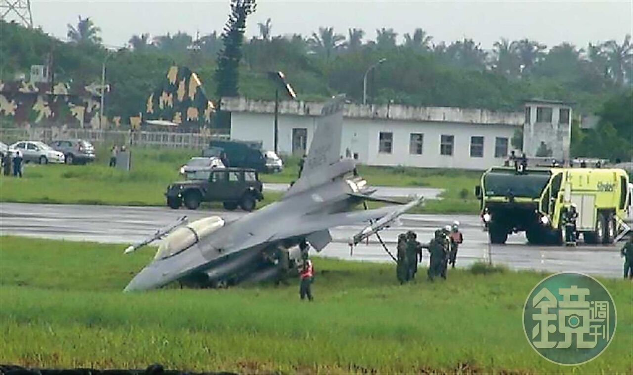 空軍4400萬AI飛安系統「大翻車」：屏東機場實測頻閃退，戰機監控恐陷危機