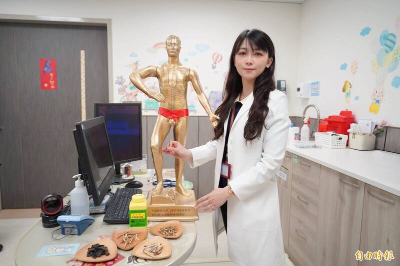 夏天腳冰冷、夜半抽筋是警訊！中醫揭「周邊血管求救」與自律神經失衡關鍵