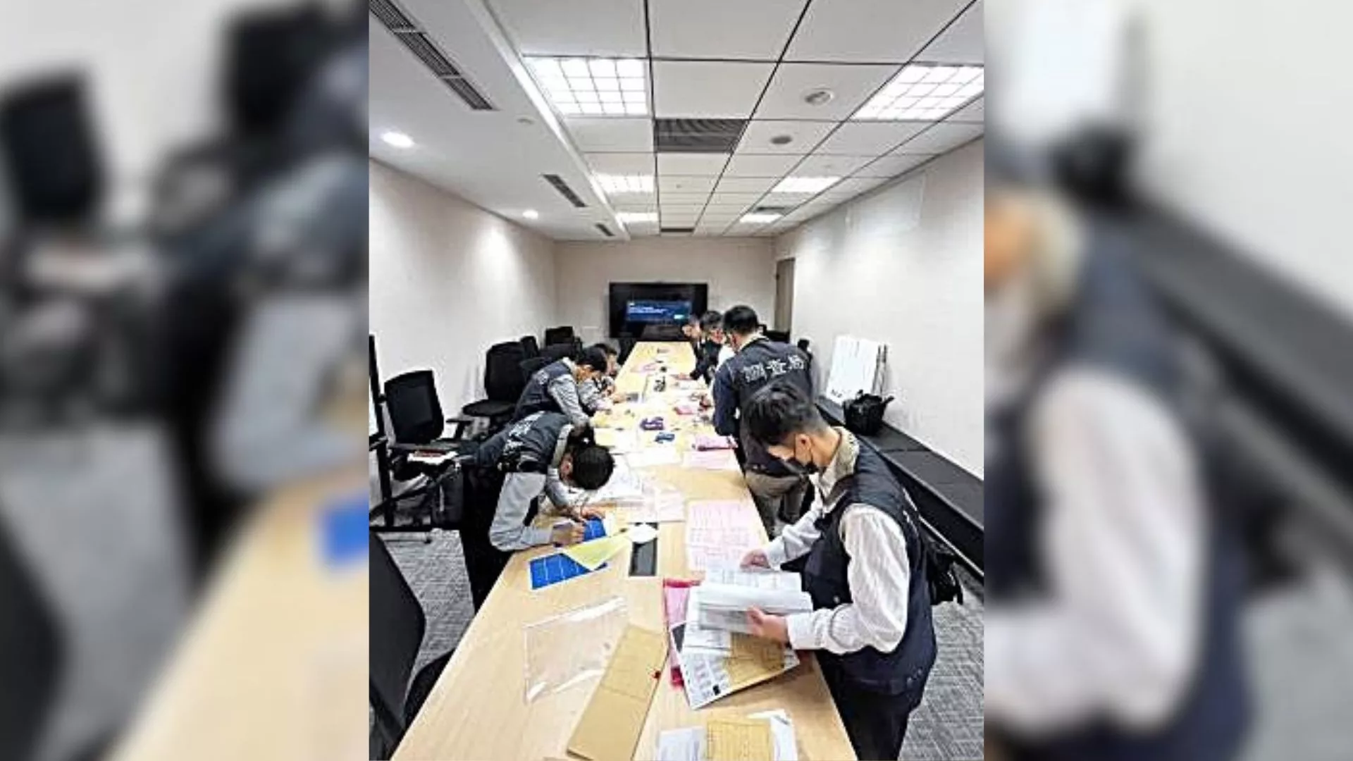 中資獵才黑手深探台灣科技業：調查局掃蕩11家企業，揭非法挖角晶片AI人才手法