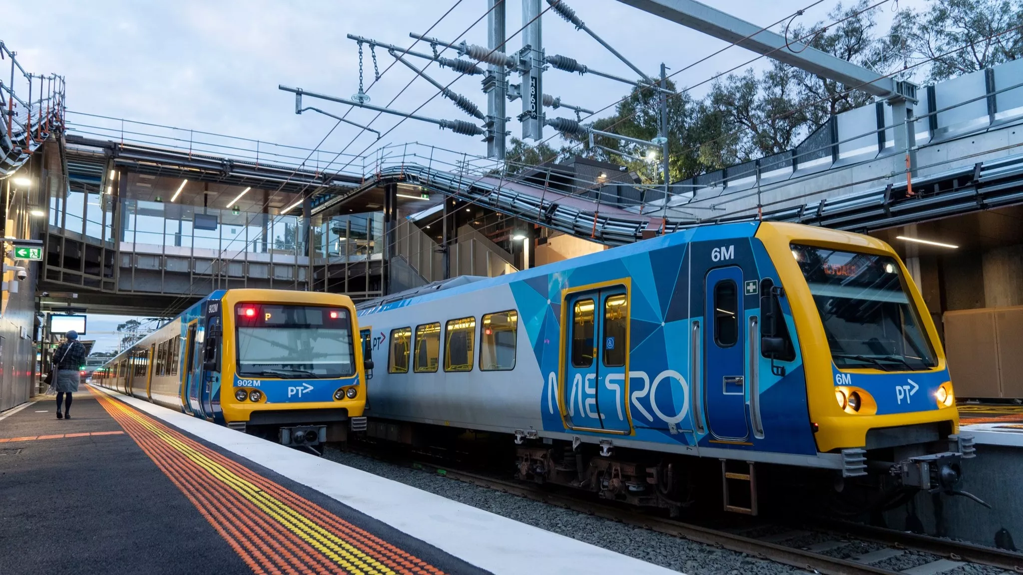 油價飆漲怎麼辦？澳洲兩州大眾運輸「免費搭」一個月，緩解民生壓力！