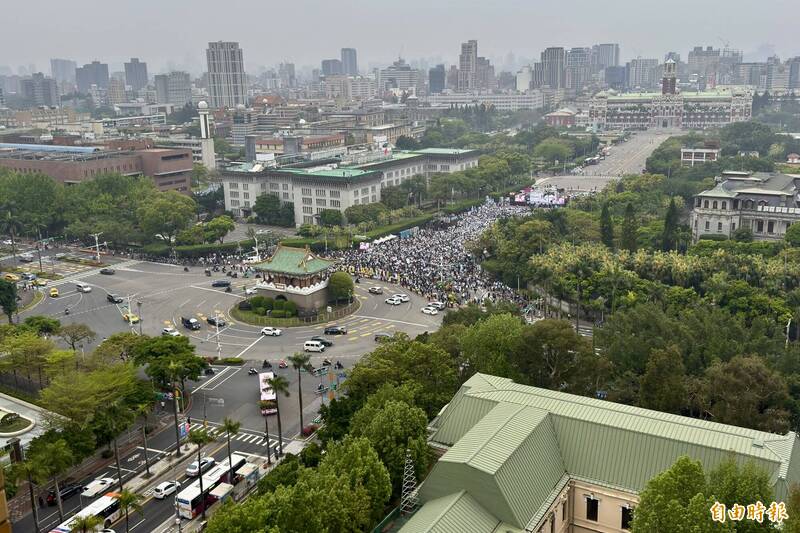凱道「小草」集結爭議數字：民眾黨稱8萬人，實情動員力掀年輕世代省思